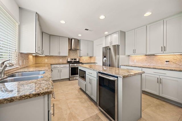 1526 Du Barry Lane, Houston, TX 77018
