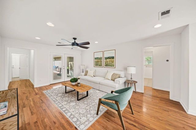 1526 Du Barry Lane, Houston, TX 77018