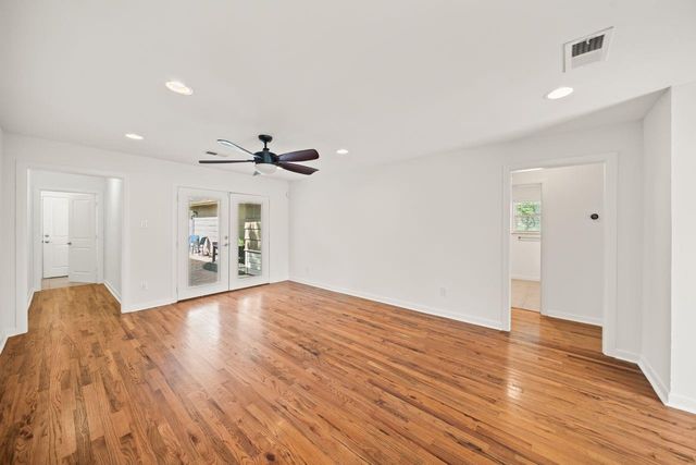 1526 Du Barry Lane, Houston, TX 77018