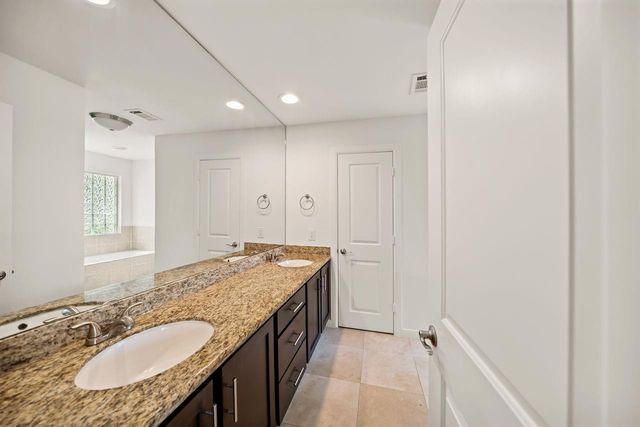 1526 Du Barry Lane, Houston, TX 77018