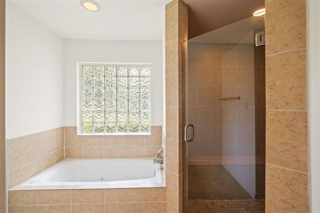 1526 Du Barry Lane, Houston, TX 77018