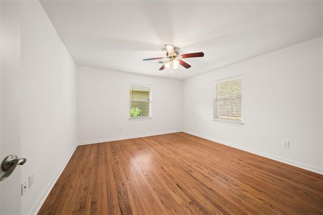 1526 Du Barry Lane, Houston, TX 77018