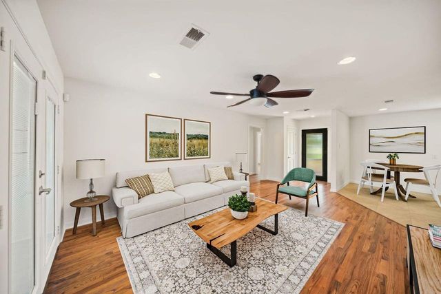1526 Du Barry Lane, Houston, TX 77018