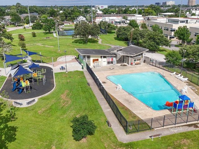 1526 Du Barry Lane, Houston, TX 77018