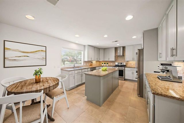 1526 Du Barry Lane, Houston, TX 77018