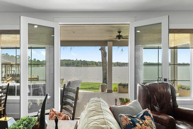 290 Indian Falls Lane, Livingston, TX 77351