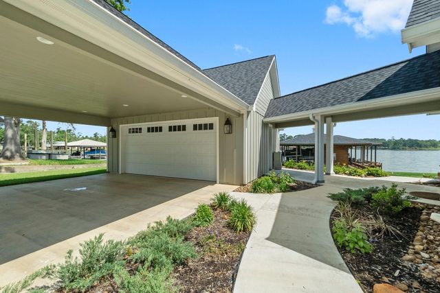 290 Indian Falls Lane, Livingston, TX 77351