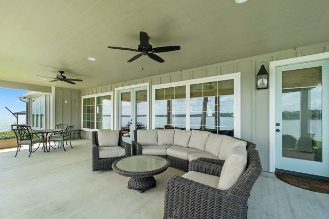 290 Indian Falls Lane, Livingston, TX 77351