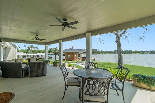 290 Indian Falls Lane, Livingston, TX 77351