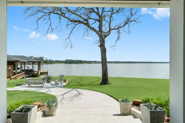 290 Indian Falls Lane, Livingston, TX 77351