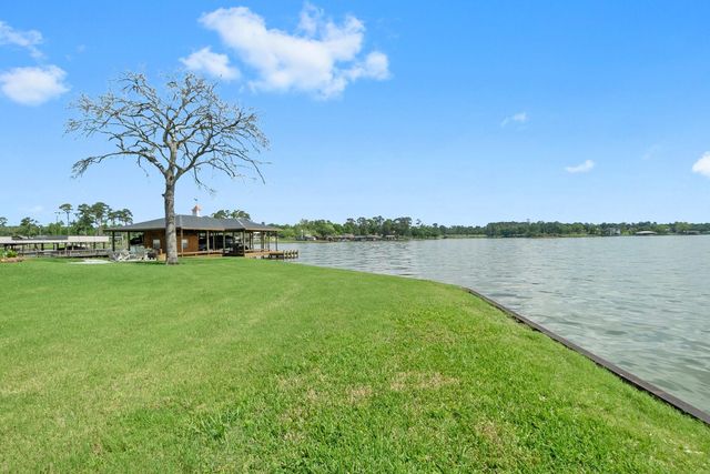 290 Indian Falls Lane, Livingston, TX 77351