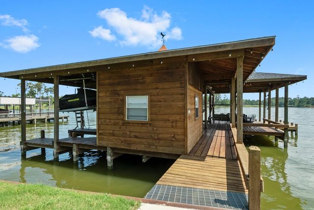 290 Indian Falls Lane, Livingston, TX 77351