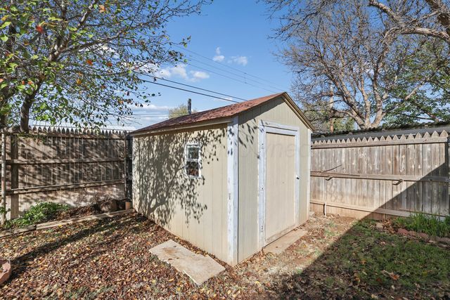 7906 Merchant Drive, Amarillo, TX 79121