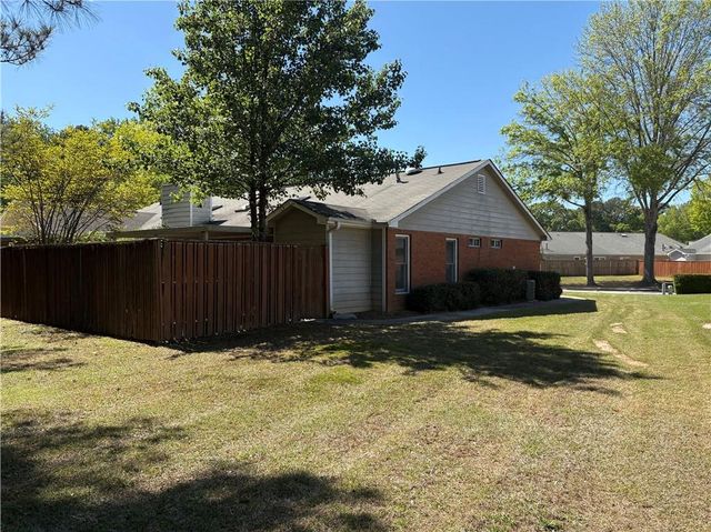 300 Wilbanks Drive, Fayetteville, GA 30215