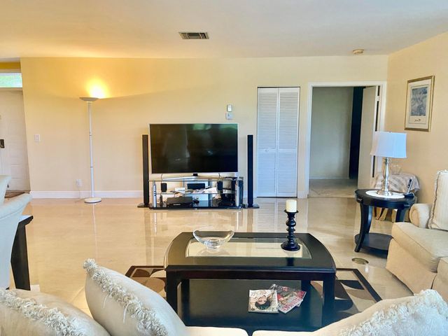 19311 SABAL LAKE Drive 19311, Boca Raton, FL 33434