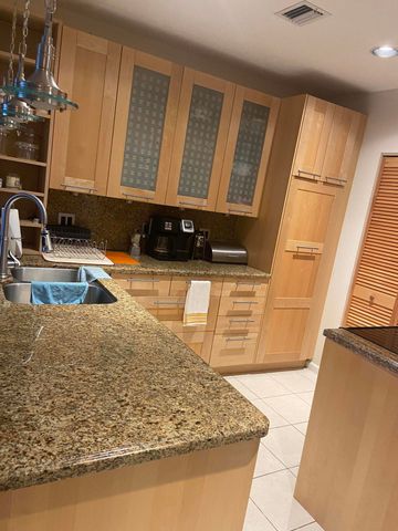 19311 SABAL LAKE Drive 19311, Boca Raton, FL 33434