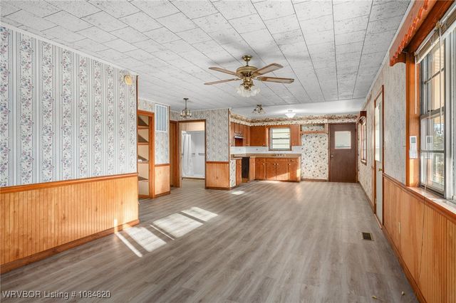 275 N Wood Street, Magazine, AR 72943