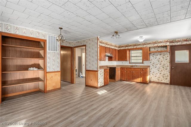 275 N Wood Street, Magazine, AR 72943