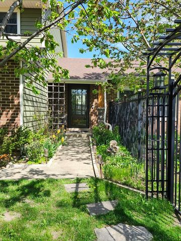 301 Oakbrook Court, Bartlett, IL 60103