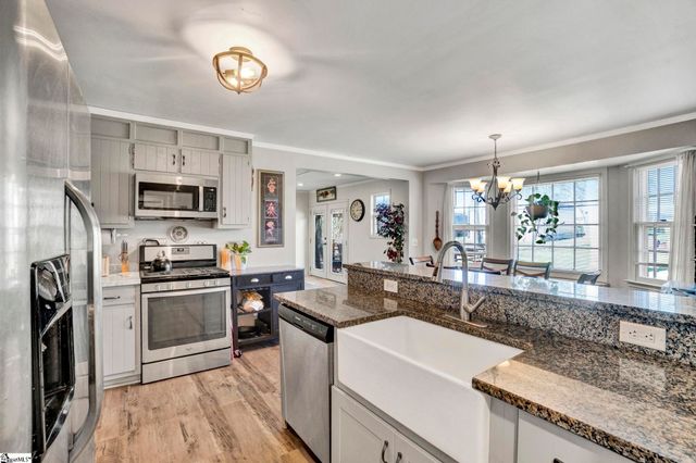 915 Brentwood Way, Simpsonville, SC 29680