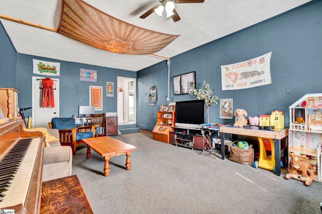 915 Brentwood Way, Simpsonville, SC 29680