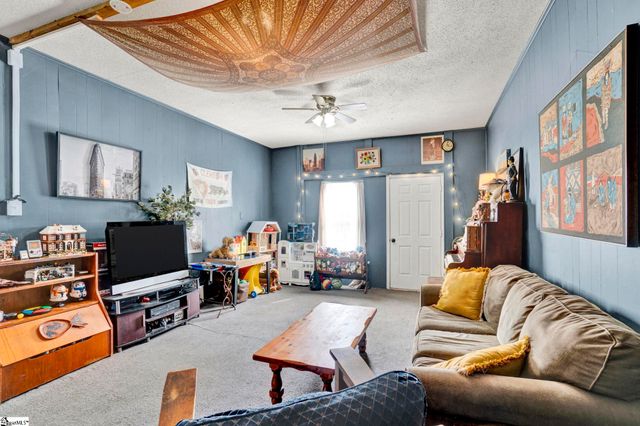 915 Brentwood Way, Simpsonville, SC 29680