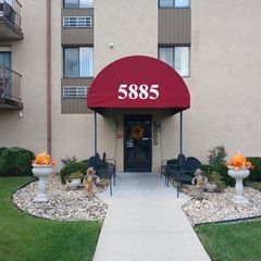 5885 Beechcroft Road, 103, Columbus, OH 43229