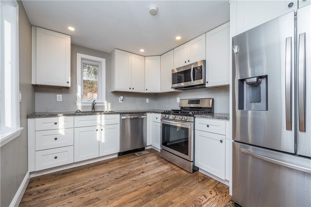 113 Mcginley Dr, Shaler, PA 15116