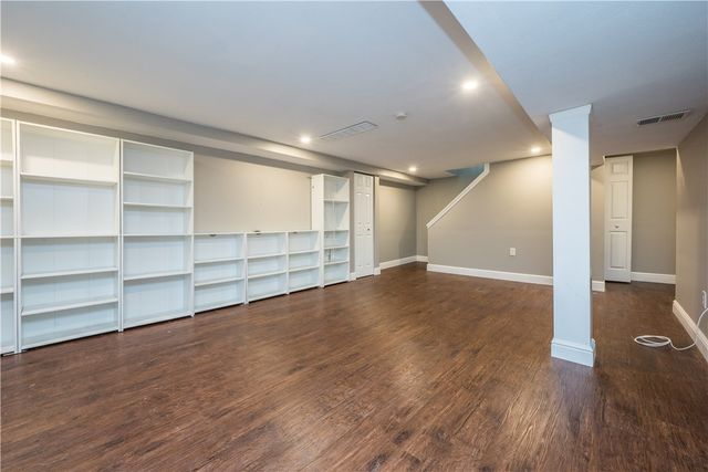 113 Mcginley Dr, Shaler, PA 15116