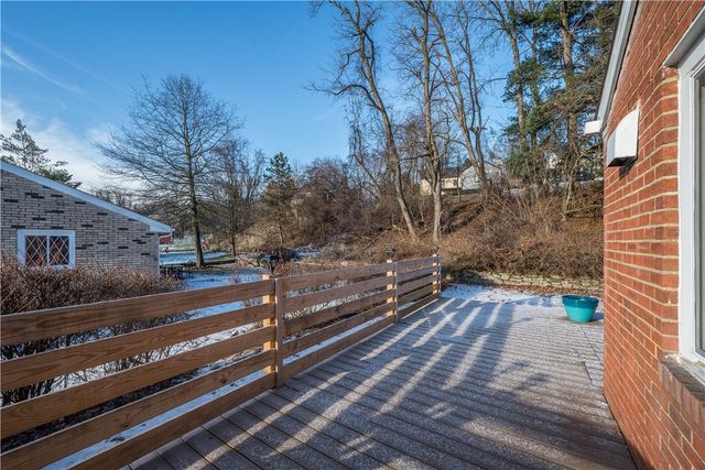 113 Mcginley Dr, Shaler, PA 15116