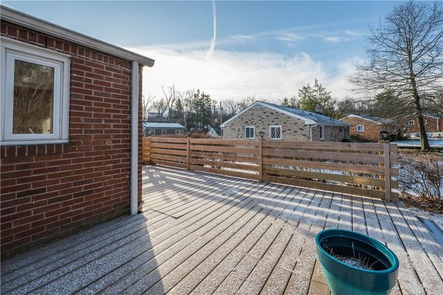 113 Mcginley Dr, Shaler, PA 15116