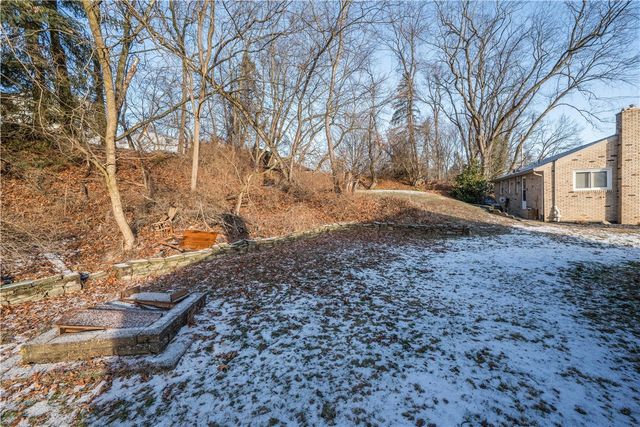 113 Mcginley Dr, Shaler, PA 15116