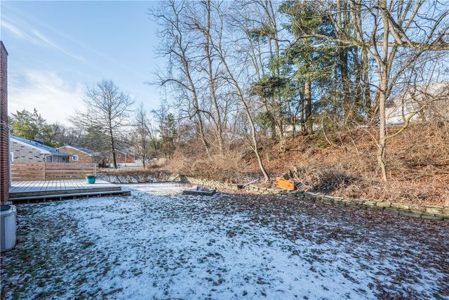 113 Mcginley Dr, Shaler, PA 15116