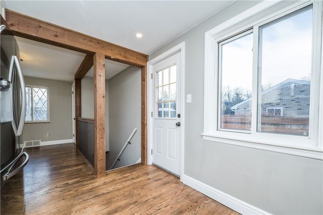 113 Mcginley Dr, Shaler, PA 15116