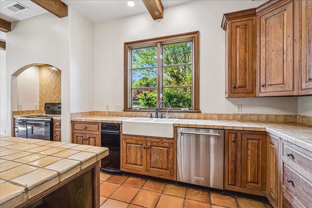 287 CLOISTER GREEN LN, Memphis, TN 38120