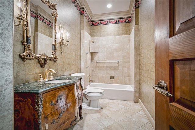 287 CLOISTER GREEN LN, Memphis, TN 38120