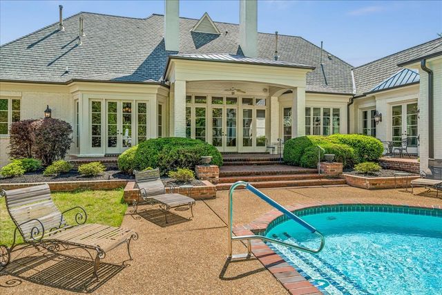 287 CLOISTER GREEN LN, Memphis, TN 38120