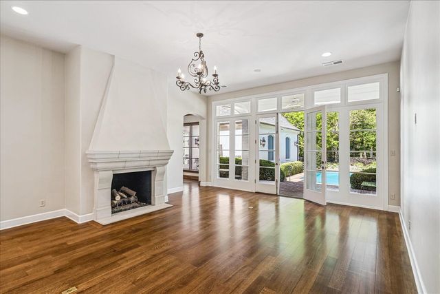 287 CLOISTER GREEN LN, Memphis, TN 38120