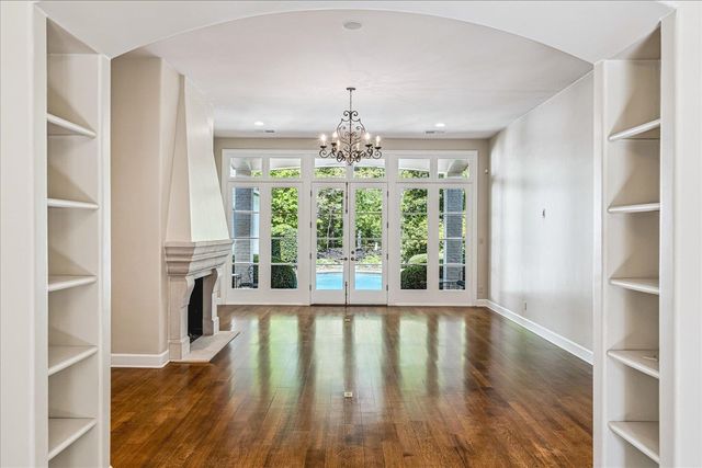 287 CLOISTER GREEN LN, Memphis, TN 38120