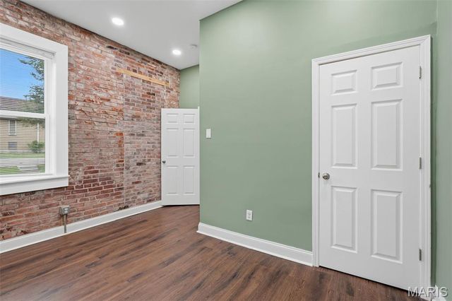 8321 Minnesota Avenue, St Louis, MO 63111