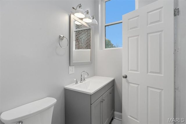 8321 Minnesota Avenue, St Louis, MO 63111