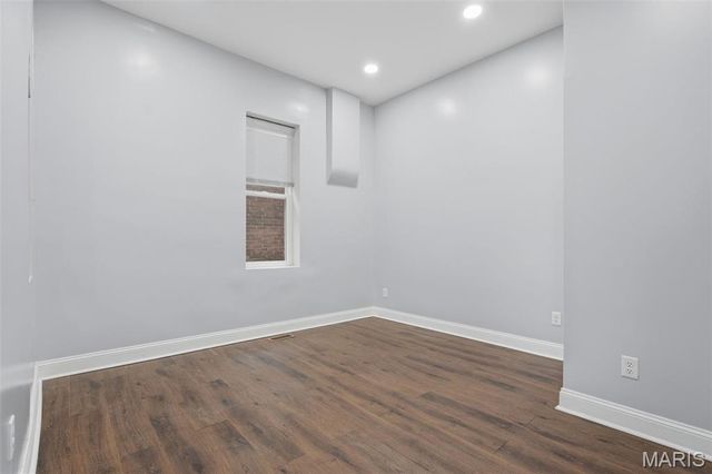 8321 Minnesota Avenue, St Louis, MO 63111
