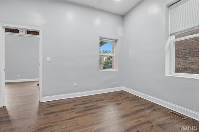 8321 Minnesota Avenue, St Louis, MO 63111