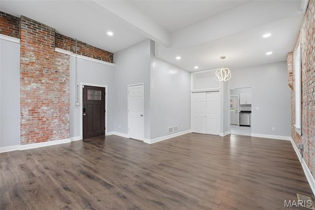 8321 Minnesota Avenue, St Louis, MO 63111