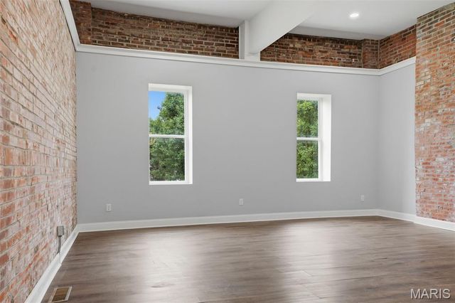 8321 Minnesota Avenue, St Louis, MO 63111