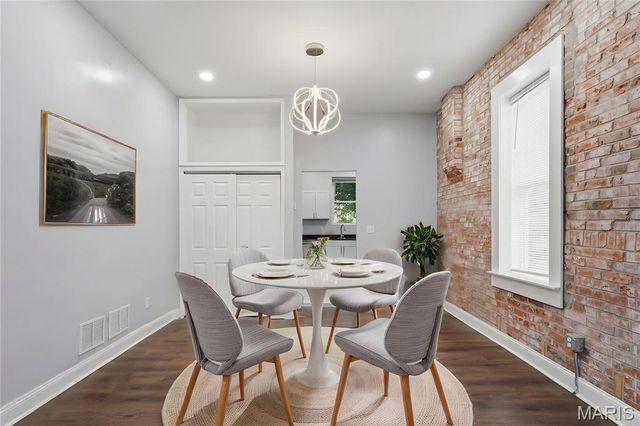 8321 Minnesota Avenue, St Louis, MO 63111