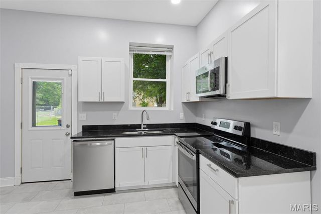 8321 Minnesota Avenue, St Louis, MO 63111
