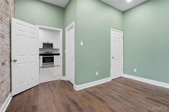 8321 Minnesota Avenue, St Louis, MO 63111