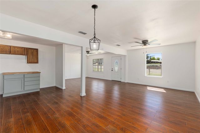 1604 5th Street, Goldthwaite, TX 76844