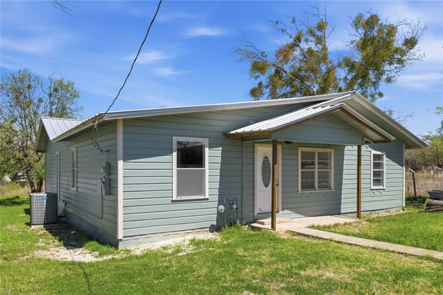 1604 5th Street, Goldthwaite, TX 76844